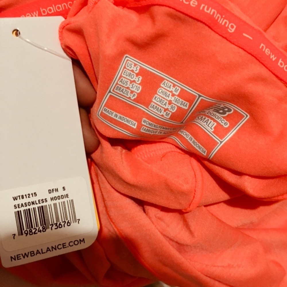Last one!new New Balance UPF 40+ running top - Picture 7 of 8